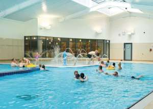 Eastdon Estate: Indoor heated pool - Cofton Country Holidays