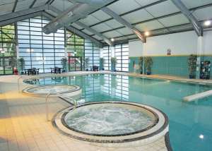 Whitemead Forest Park: Indoor heated pool