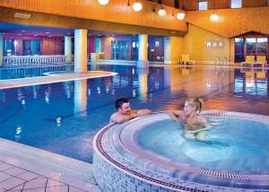 Crowhurst Park Lodges: Indoor heated swimming pool