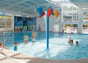 Penally Court: Indoor pool at Kiln Park Holiday Centre