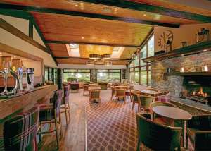 White Cross Bay: Boathouse Bar and Restaurant